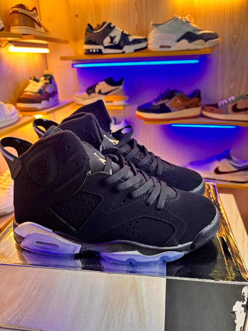 Nike Air Jordan 6 Retro | Metallic Silver Black Chrome Nike Air Jordan 6 Retro | Metallic Silver Black Chrome