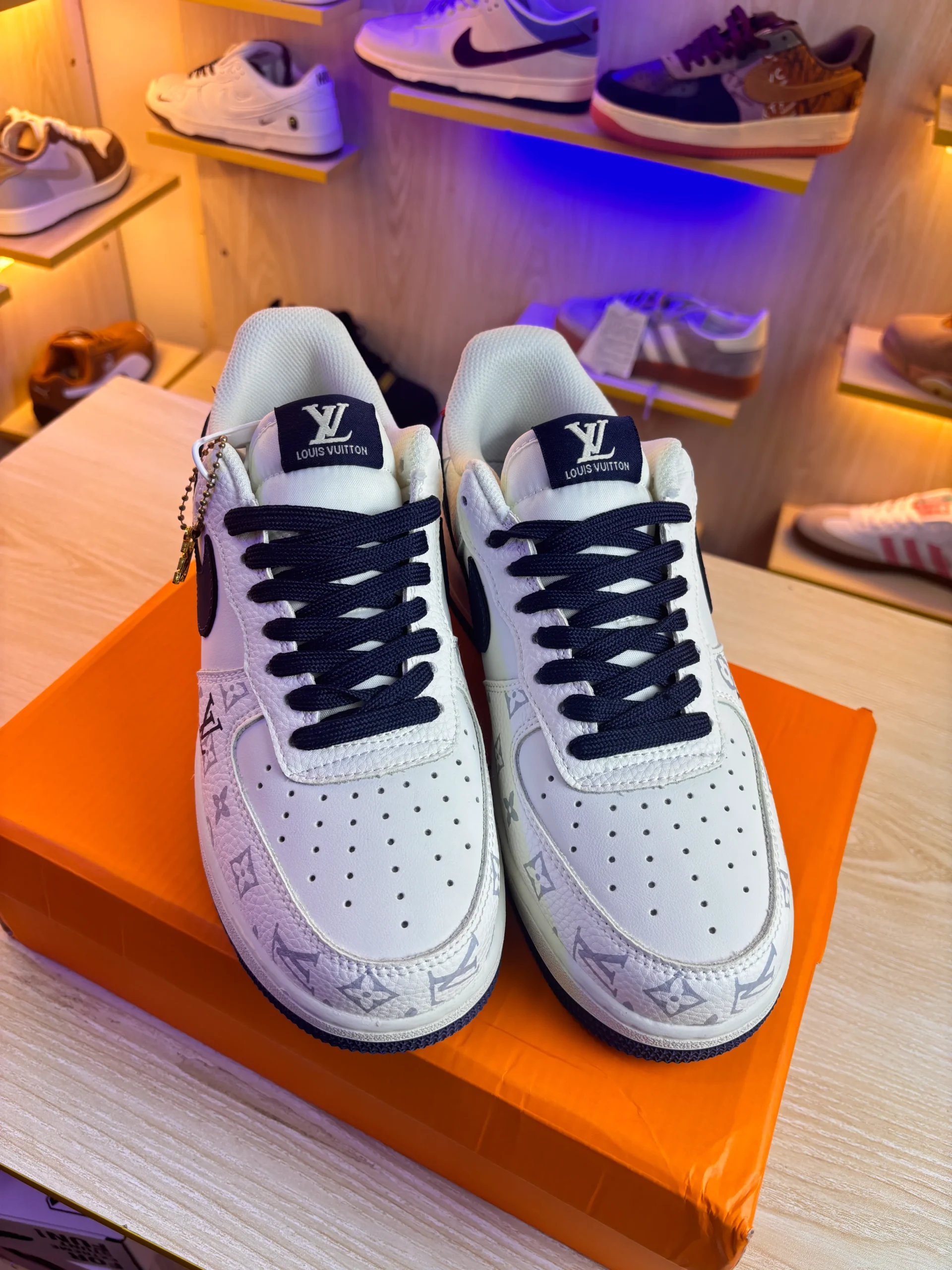 Nike x Louis Vuitton Air Force 35 | White Blue Nike x Louis Vuitton Air Force 35 | White Blue