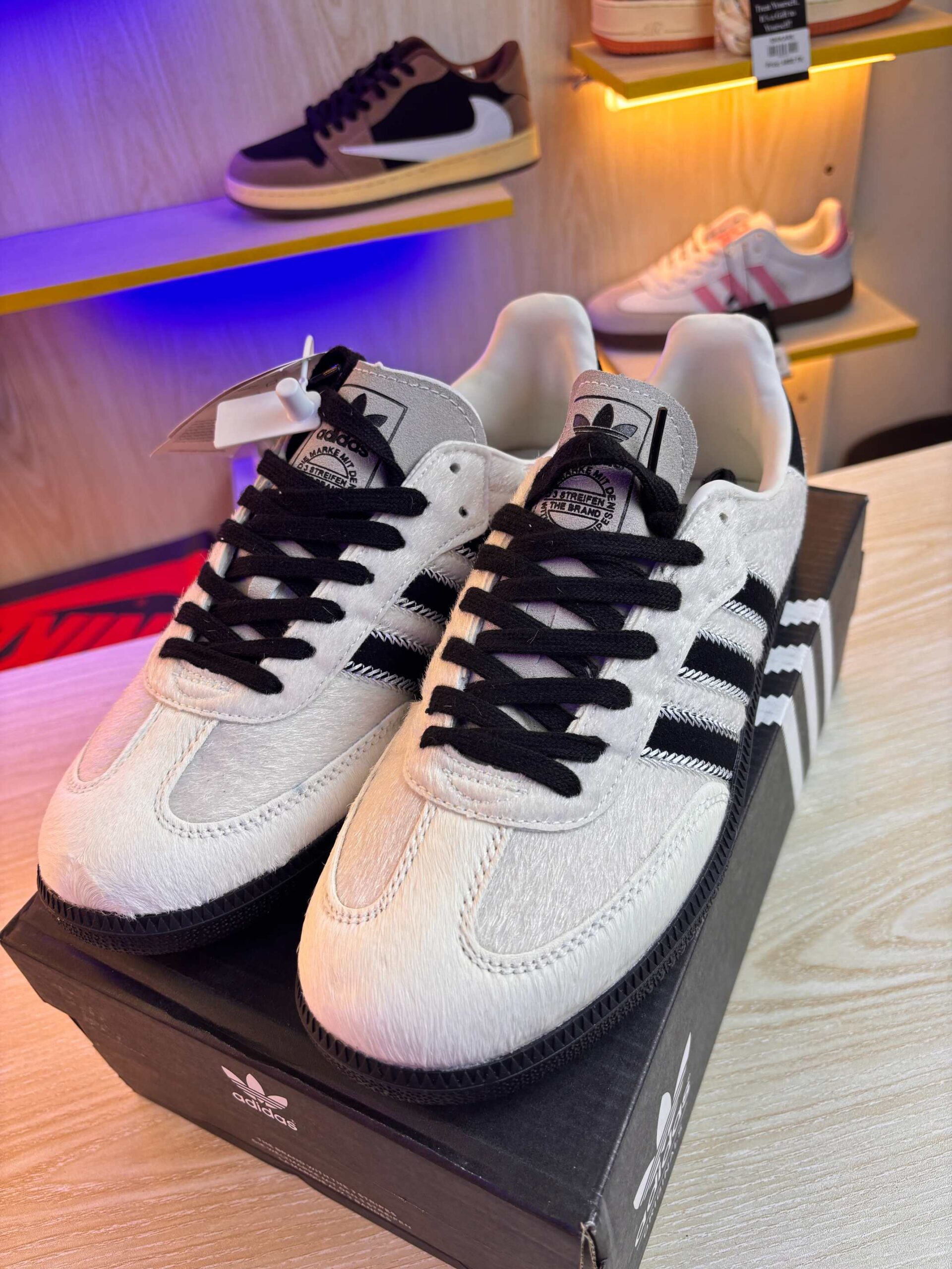 Adidas Samba OG Adidas Samba OG Wonder White / Core Black